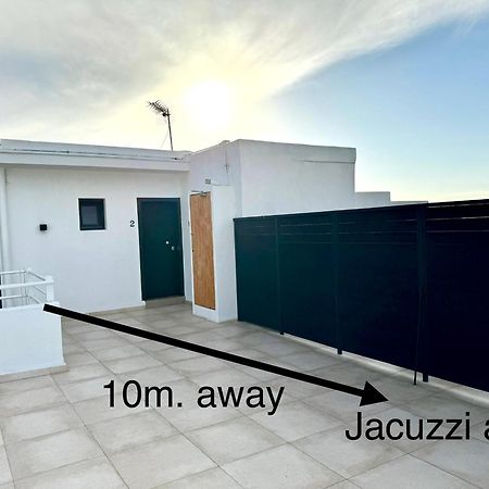 אתונה Suites With Magical View & Jacuzzi מראה חיצוני תמונה